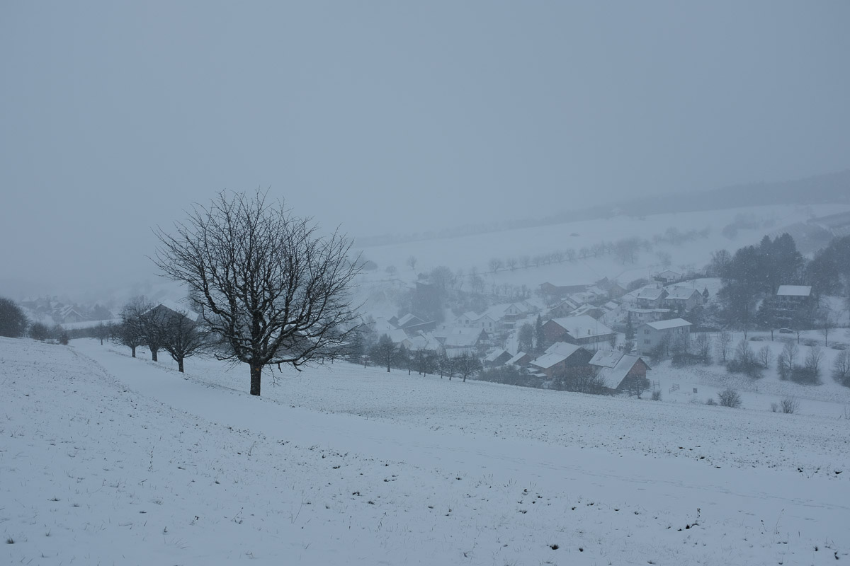 Winter Schneefall in Elfingen Fricktal Aargau Schweiz am 10. Dezember 2017
